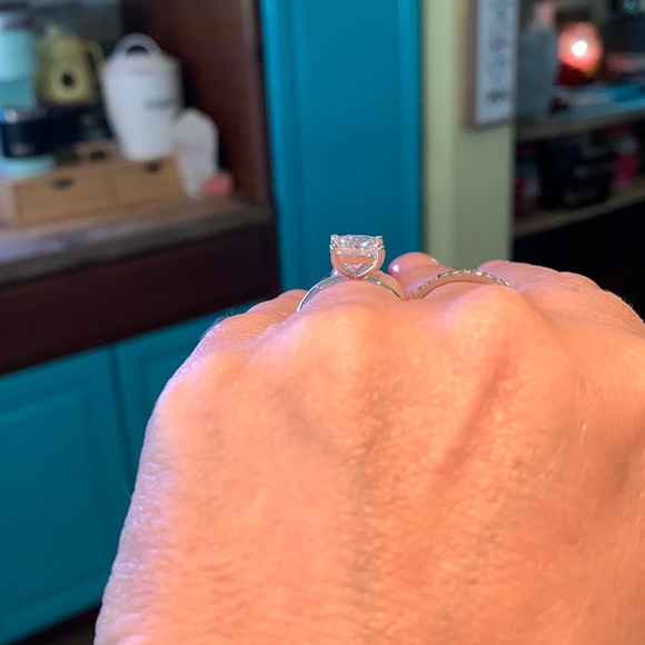 #117 2 ct Moissanite princess cut - Picture 4 of 7
